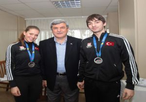 Gümüş çifte tebrik yağmuru